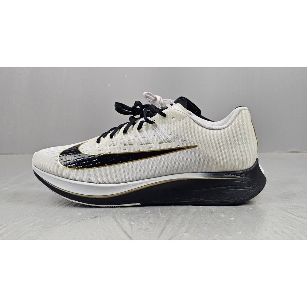 Nike Zoom FlyRunning Shoes Mens 11. Black And White Mismatched 880848-006 RARE